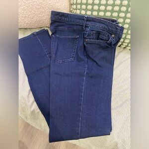 Eddie Bauer Dark Blue Slightly Curvy Slim Straight Jeans, Size 10T
